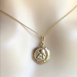 Beautiful angel pendant in 10k gold